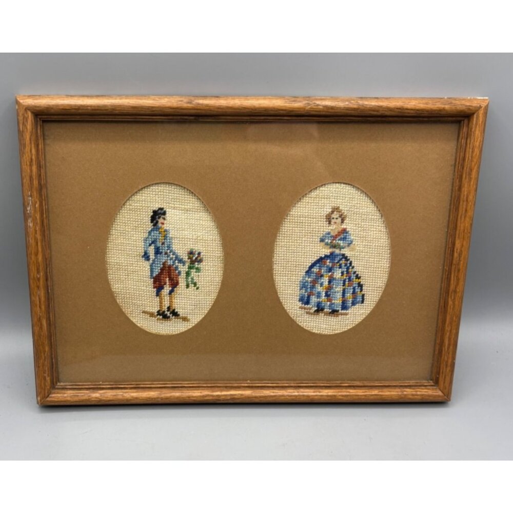 Vtg Framed Needlepoint Victorian Couple‎ Oval Mats Oak Frame